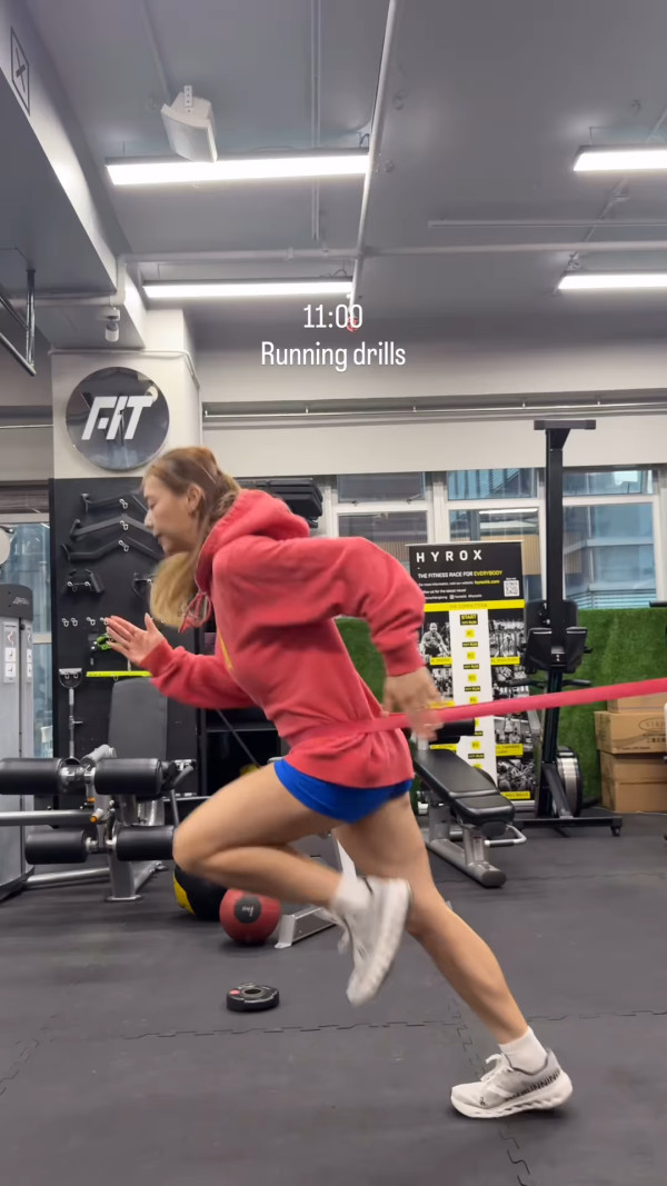 TVB性感尤物自拍沖涼過程震撼眼球 誘人片段瘋傳辣㷫網民:咁樣好大膽