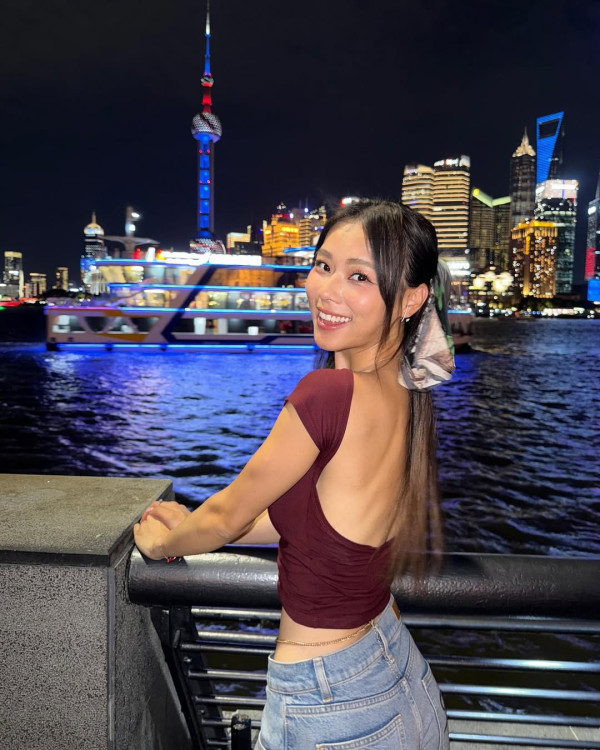 TVB性感尤物自拍沖涼過程震撼眼球 誘人片段瘋傳辣㷫網民：咁樣好大膽