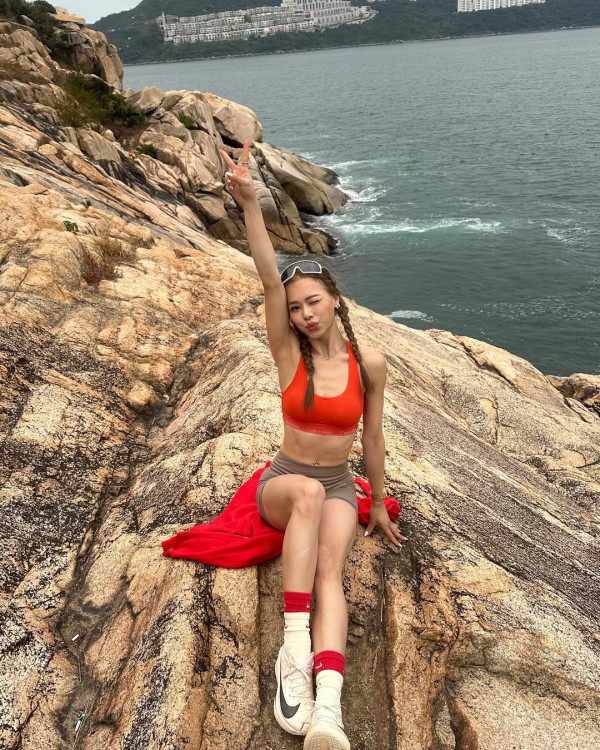 TVB性感尤物自拍沖涼過程震撼眼球 誘人片段瘋傳辣㷫網民：咁樣好大膽