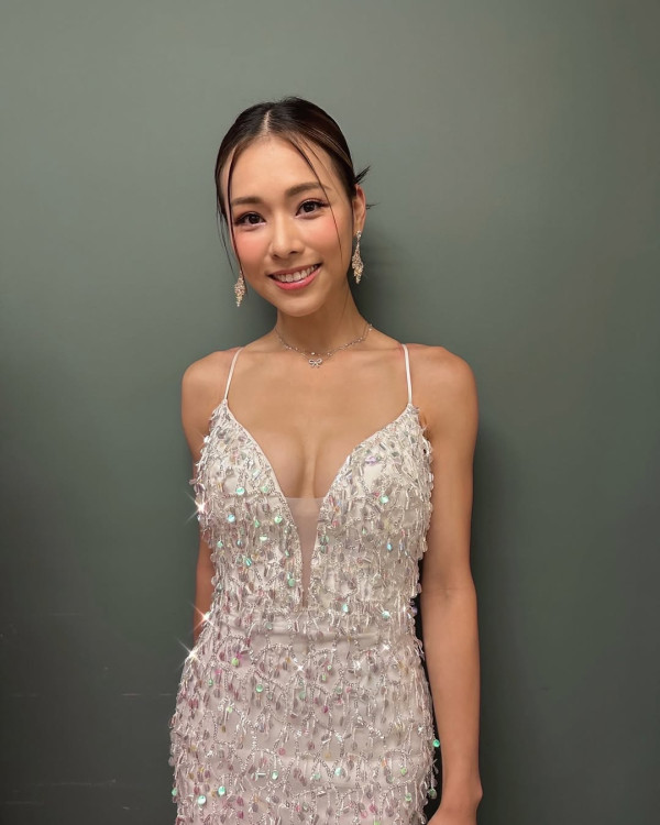 TVB性感尤物自拍沖涼過程震撼眼球 誘人片段瘋傳辣㷫網民:咁樣好大膽