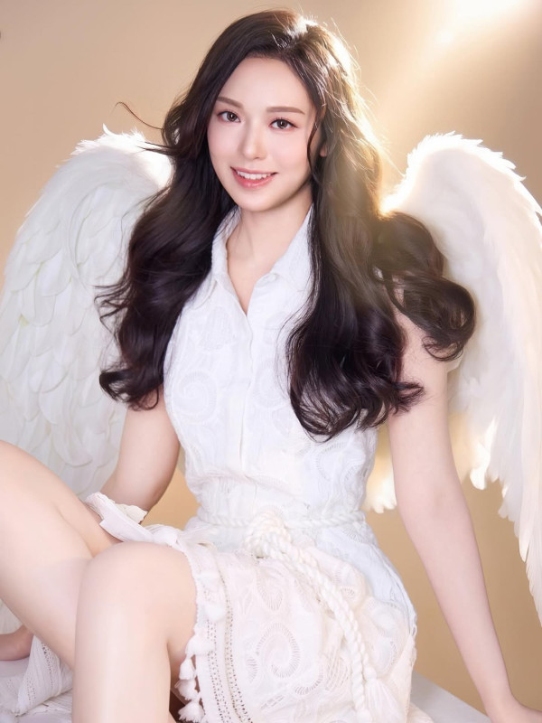 前力捧港姐冠軍銷聲匿跡慘變TVB失蹤人口！久違現身性感轉型做司儀搵食自救