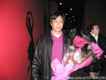 「如花」李健仁中風後近況激罕曝光！身型暴瘦滿頭白髮惹網民擔憂︰認唔出係佢