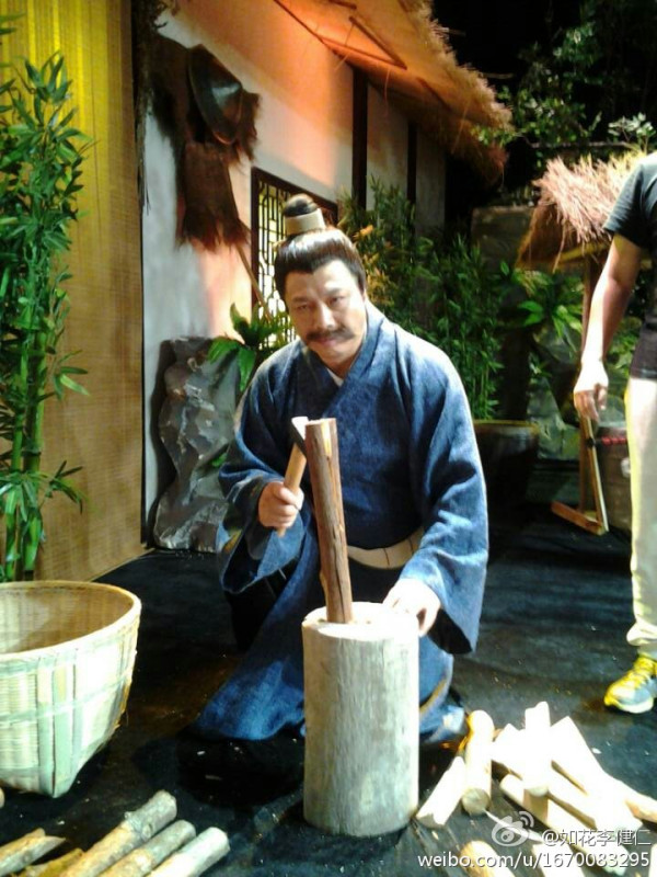 「如花」李健仁中風後近況激罕曝光！身型暴瘦滿頭白髮惹網民擔憂︰認唔出係佢