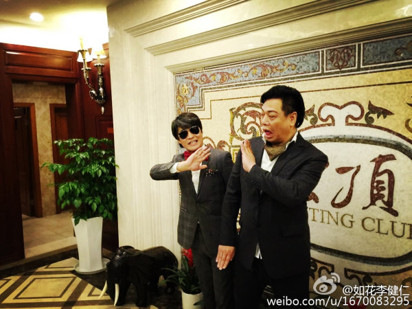 「如花」李健仁中風後近況激罕曝光！身型暴瘦滿頭白髮惹網民擔憂︰認唔出係佢