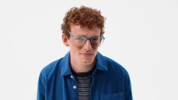 旅行神物！Google Gemini AI眼鏡2026推出 支援即時翻譯/AR導航 睇Menu秒變中文 