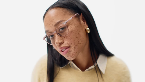 旅行神物！Google Gemini AI眼鏡2026推出 支援即時翻譯/AR導航 睇Menu秒變中文 