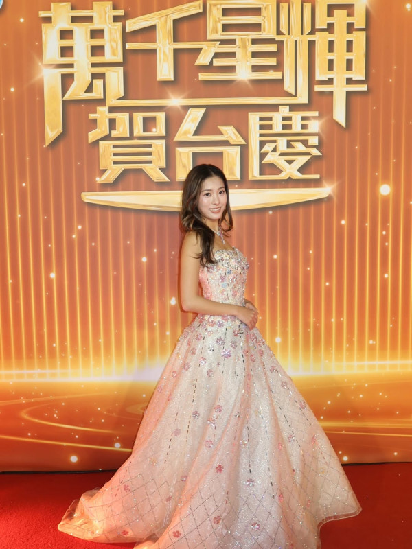 再有應屆港姐加盟新任東張女神!靚樣被網民截圖瘋傳:「箍完牙靚好多」