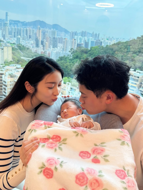 30歲女藝人閃婚誕女後補辦過大禮！董事老公錫到燶 奢華晒金器見證幸福