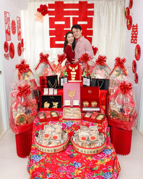 30歲女藝人閃婚誕女後補辦過大禮！董事老公錫到燶 奢華晒金器見證幸福