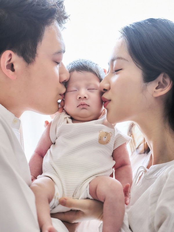 30歲女藝人閃婚誕女後補辦過大禮！董事老公錫到燶 奢華晒金器見證幸福