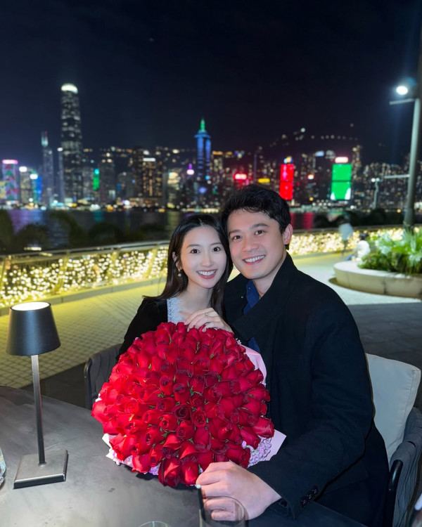 30歲女藝人閃婚誕女後補辦過大禮！董事老公錫到燶 奢華晒金器見證幸福