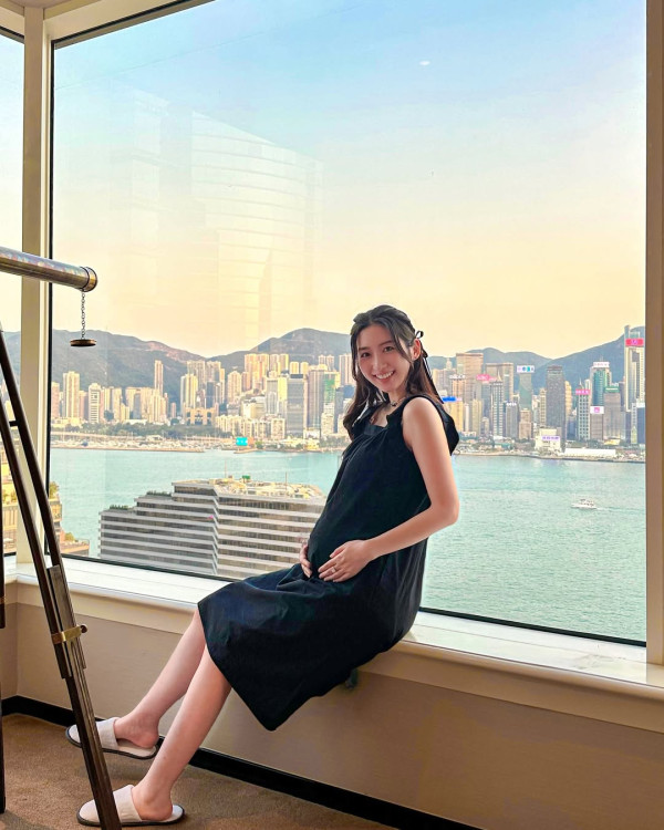 30歲女藝人閃婚誕女後補辦過大禮！董事老公錫到燶 奢華晒金器見證幸福