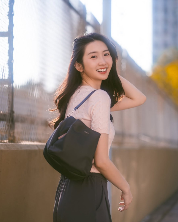 30歲女藝人閃婚誕女後補辦過大禮！董事老公錫到燶 奢華晒金器見證幸福