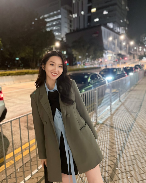 30歲女藝人閃婚誕女後補辦過大禮！董事老公錫到燶 奢華晒金器見證幸福