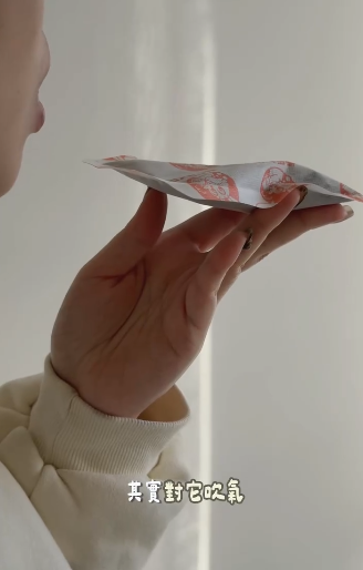 暖包唔使大力搖！網民瘋傳「哈氣」極速變暖 教你1招「密封法」延長發熱18小時