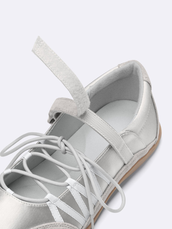 扁平足救星？GU $199「芭蕾鞋」被瘋搶！苦主實測：行足半日唔痛 (附無痛升級法)