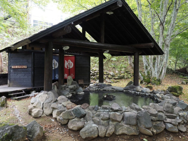 2026日本人氣溫泉排行榜出爐!草津溫泉三連霸!附當地人推薦Top 5隱世秘湯