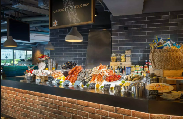 銅鑼灣自助餐｜柏寧酒店PLAYT突發優惠$121多一位、買二送一！任食生蠔/鴨肝/鱈腳蟹腳/炙燒和牛