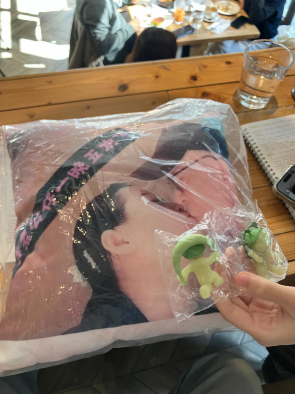 港夫婦濫用出租跑車 闖賽道肆意漂移致手掣解體 車cam無恥錄音曝光招殘酷下場【有片】