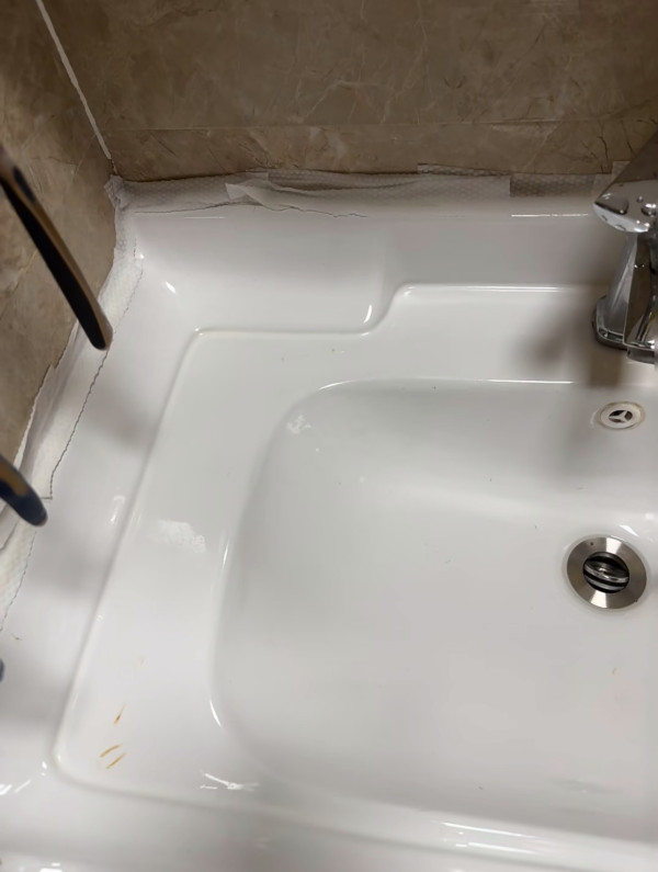 洗衣機膠圈發黑「污糟過馬桶」？熱水狂刷無用！用廚房1物濕敷法 霉菌自動浮出