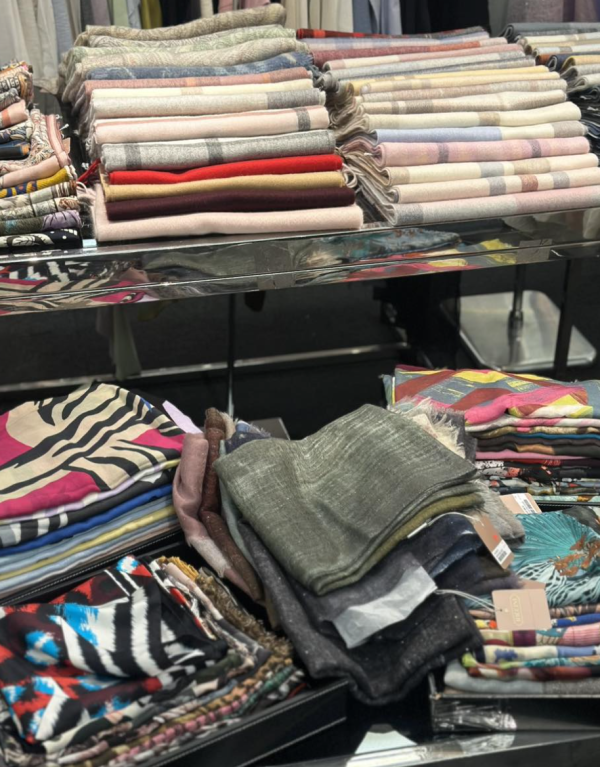 銅鑼灣時代廣場名牌開倉低至1折！Laura Mercier買一送一！化妝品/香水/長靴/羽絨外套大劈價