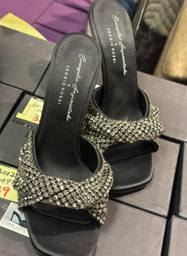 銅鑼灣時代廣場名牌開倉低至1折!Laura Mercier買一送一!化妝品/香水/長靴/羽絨外套大劈價