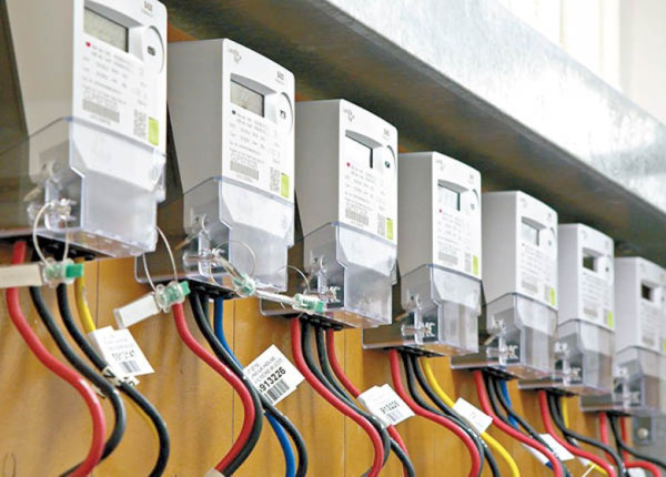 電費貴到離譜？家中 3 大「偷電老鼠」 唔抆插頭照食電！一款電器每年「白交」$500