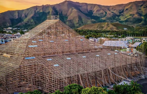 錦田鄉酬恩建醮2025｜5層高竹棚獲健力士認證！日期/地點/交通一覽  2.5萬支竹人手搭建