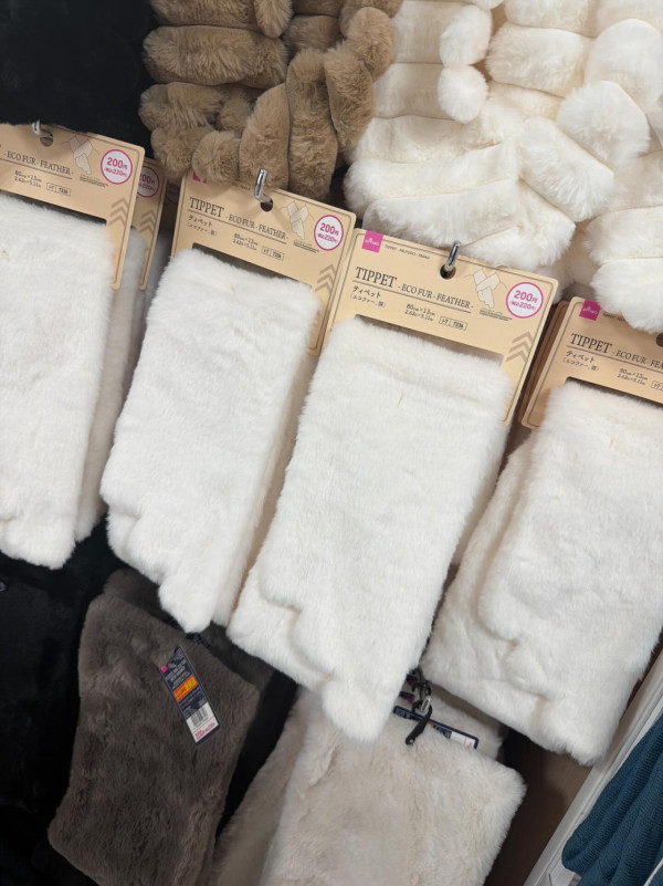 行3間先買到！$12店隱藏版「天使翼頸巾」舒服過羊毛？摸上手嚇親人