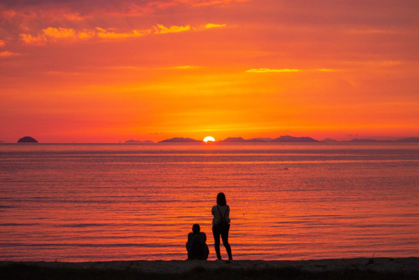 日本父母濱「天空之鏡」(圖片來源︰香川縣觀光官網)