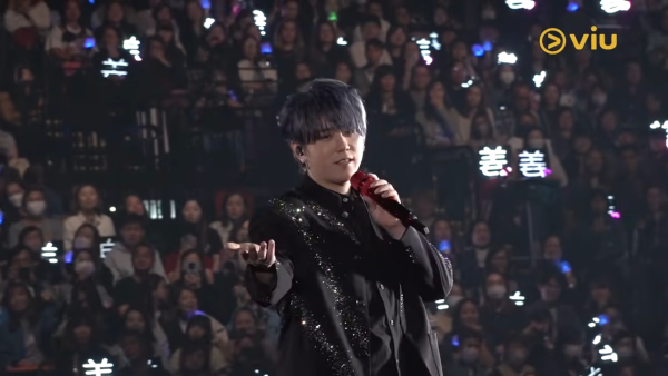 姜濤演唱會2025|姜濤頭場台上情緒決堤淚灑舞台 哽咽自爆今年經歷太多曾想退縮