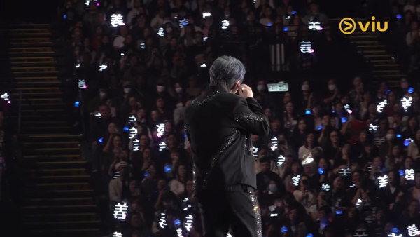 姜濤演唱會2025|姜濤頭場台上情緒決堤淚灑舞台 哽咽自爆今年經歷太多曾想退縮