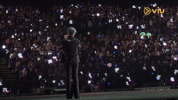 姜濤演唱會2025|姜濤頭場台上情緒決堤淚灑舞台 哽咽自爆今年經歷太多曾想退縮