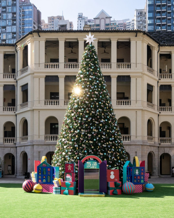 聖誕樹打卡2025｜全港10+特色聖誕樹懶人包！中環20米高巨型聖誕樹、迪士尼夢幻飄雪聖誕樹（持續更新）