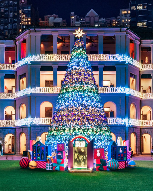 聖誕樹打卡2025｜全港10+特色聖誕樹懶人包！中環20米高巨型聖誕樹、迪士尼夢幻飄雪聖誕樹（持續更新）