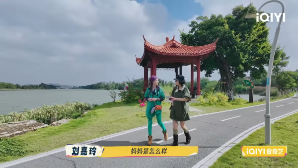 劉嘉玲突然爆狄波拉對張栢芝評價！栢芝聞言即時反應曝光 竟然咁樣秒回3個字？