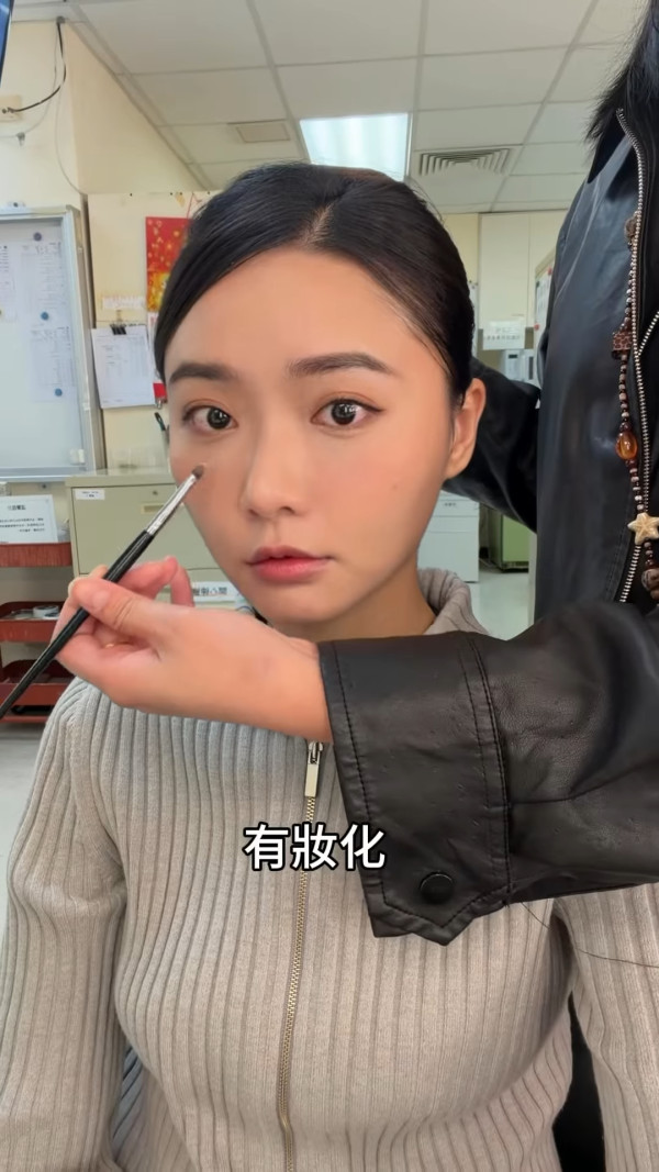 周嘉洛竟公然向戴祖儀「舉中指」？畫面流出瘋傳引嘩然 意外捕捉驚人一幕