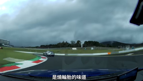 有車cam片！港男載大肚妻日本租跑車 飄移玩爛手掣解體︰打死不要承認 