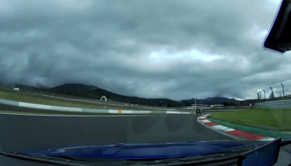 有車cam片！港男載大肚妻日本租跑車 飄移玩爛手掣解體︰打死不要承認 