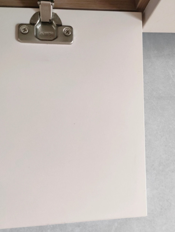 新買碗碟/傢俬「標籤貼紙」撕極都有印？千萬別用指甲刮！用護手霜/風筒一招完美無痕  