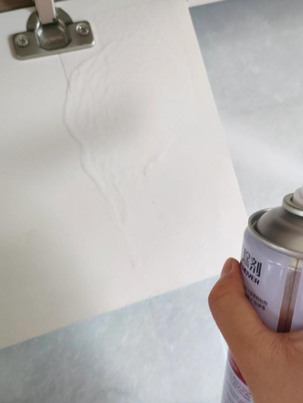 新買碗碟/傢俬「標籤貼紙」撕極都有印？千萬別用指甲刮！用護手霜/風筒一招完美無痕  