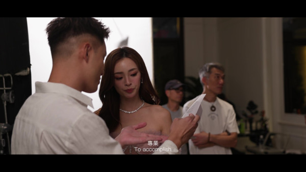 萬千星輝頒獎典禮2025｜宣傳片視帝太太坐鎮C位性感搶鏡 低胸大騷長腿！群星拱照盡顯地位