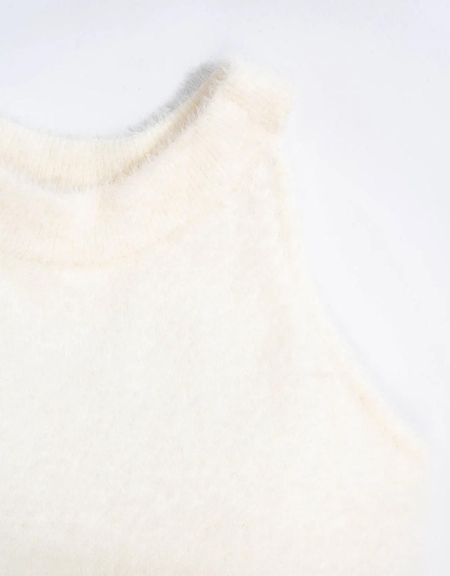 GU毛毛背心成秋冬斷貨王！低至$39遭瘋搶？港日台網民齊催再上架！推介6大替代款背心$74起買到