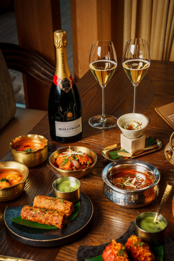  銅鑼灣異國宮殿風印度菜  烤羊串／煙燻牛油雞／印度奶茶撻