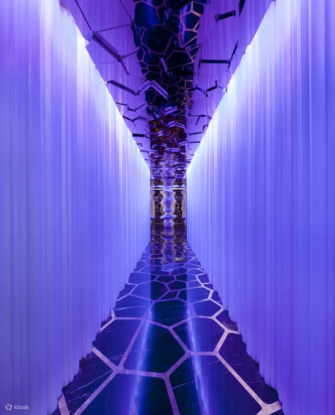 2026倒數好去處︱盤點香港9大最強倒數派對：從空中池畔狂歡到迪士尼星空匯演！