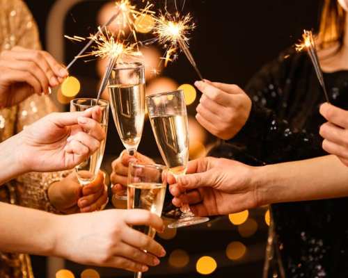 2026倒數好去處︱盤點香港9大最強倒數派對：從空中池畔狂歡到迪士尼星空匯演！