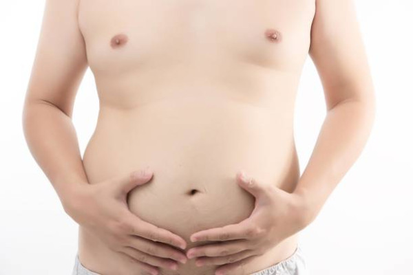 肚腩大以為肥？60歲婦拍肚皮呈1種聲確診肝癌末期！醫生：聽到呢種聲要小心