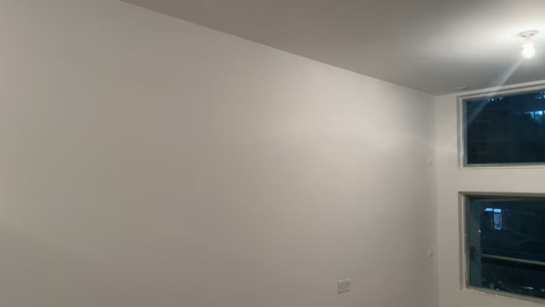 公屋裝修慳過萬！港男$500自製「廚廁假天花」　網民激讚：靚過師傅做