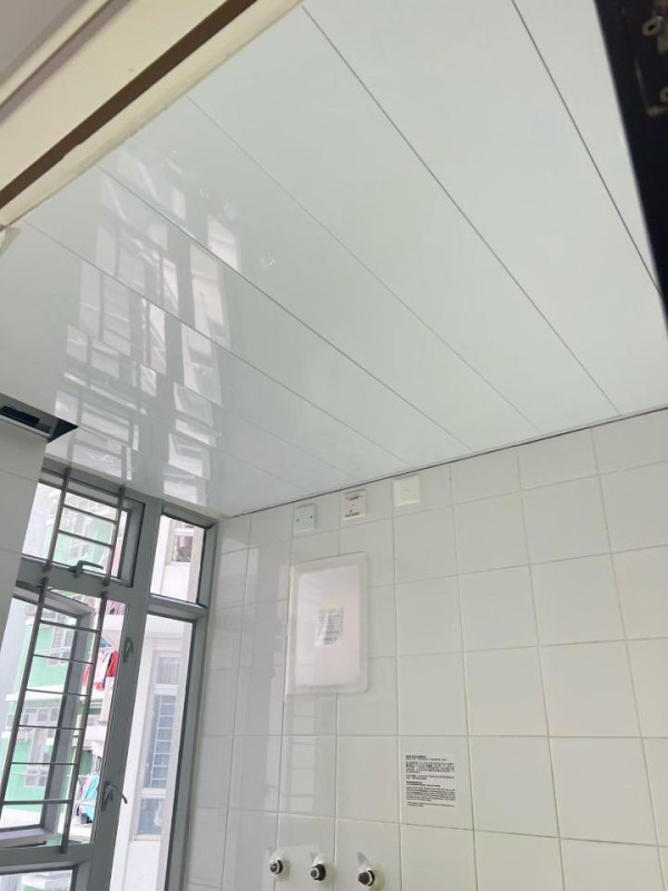 公屋裝修慳過萬！港男$500自製「廚廁假天花」　網民激讚：靚過師傅做
