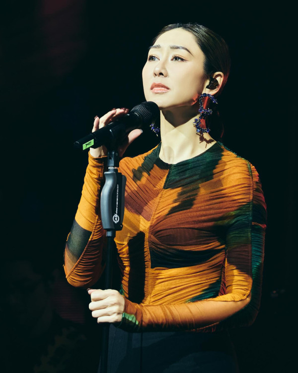 前TVB視后離巢後宣佈北上進軍內地影壇！獲殿堂級導演賞識擔正身價暴漲